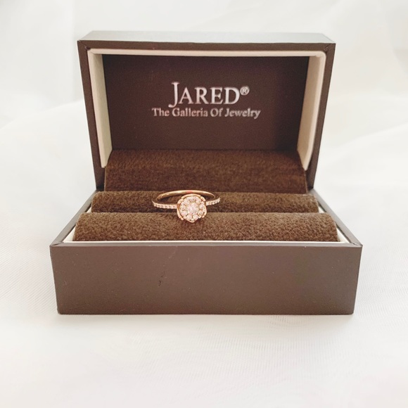 Jared’s Diamond Ring - Picture 4 of 9